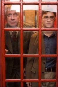 harry-potter-arthur-weasley-telephone-booth