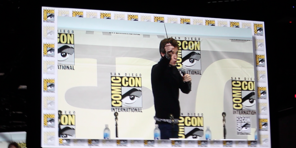 SDCC_Eddie_Redmayne_Wand