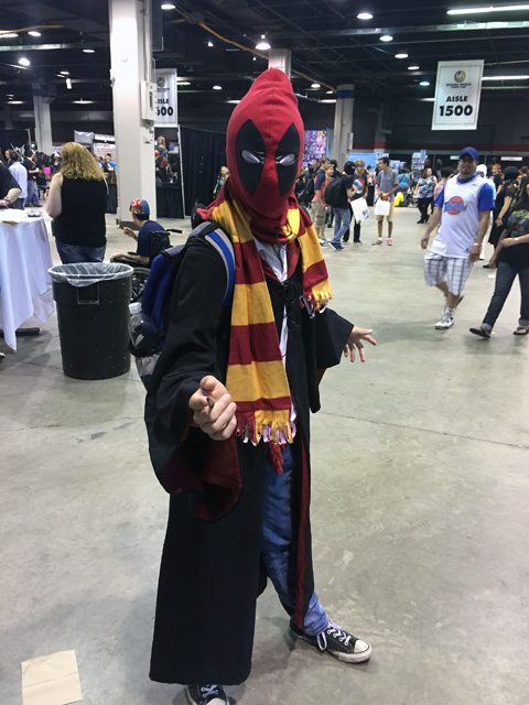 Wizard World Chicago Cosplay Deadpool Gryffindor