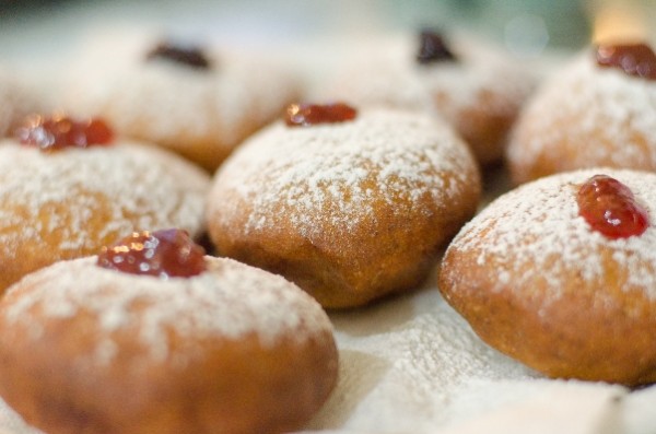 hanukkah-sufganiyot