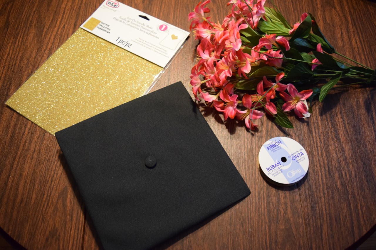 Items needed to make a diy Potter graduation cap