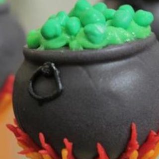 Bubbling Cauldron Cake Pops – Adventures In Yum