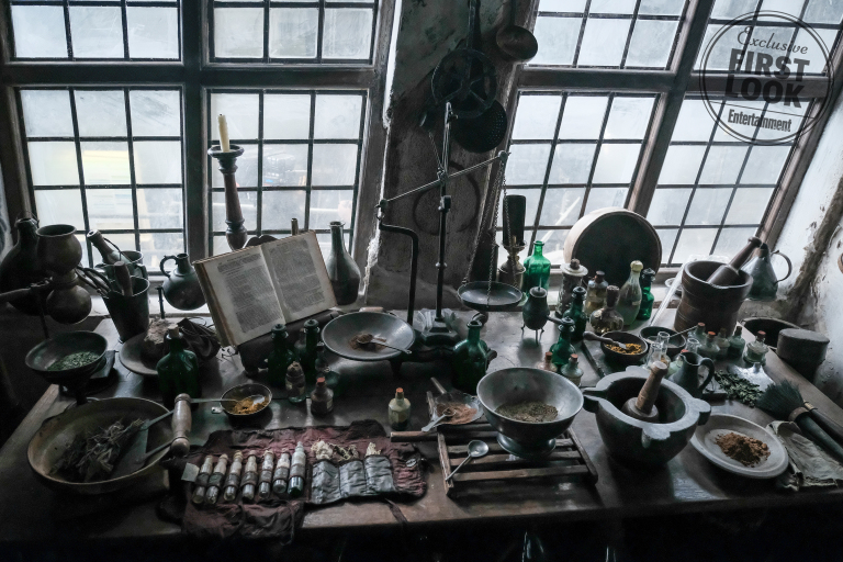 “Fantastic Beasts: The Crimes of Grindelwald”: Nicolas Flamel’s house set