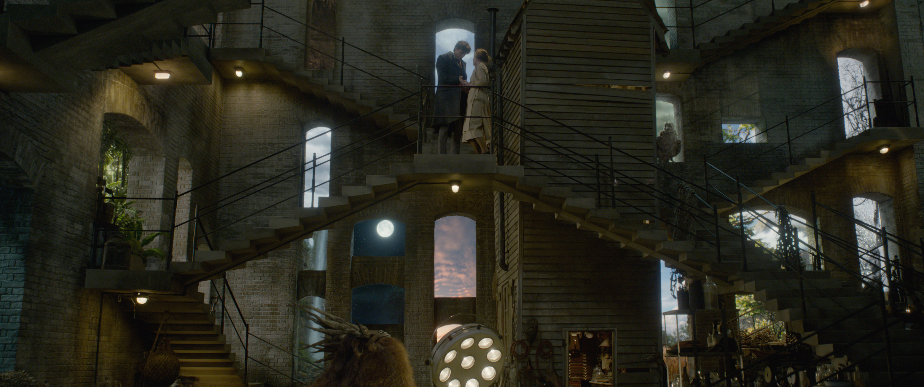 “Fantastic Beasts: The Crimes of Grindelwald”: Newt Scamander (Eddie Redmayne) and Bunty (Victoria Yeates)