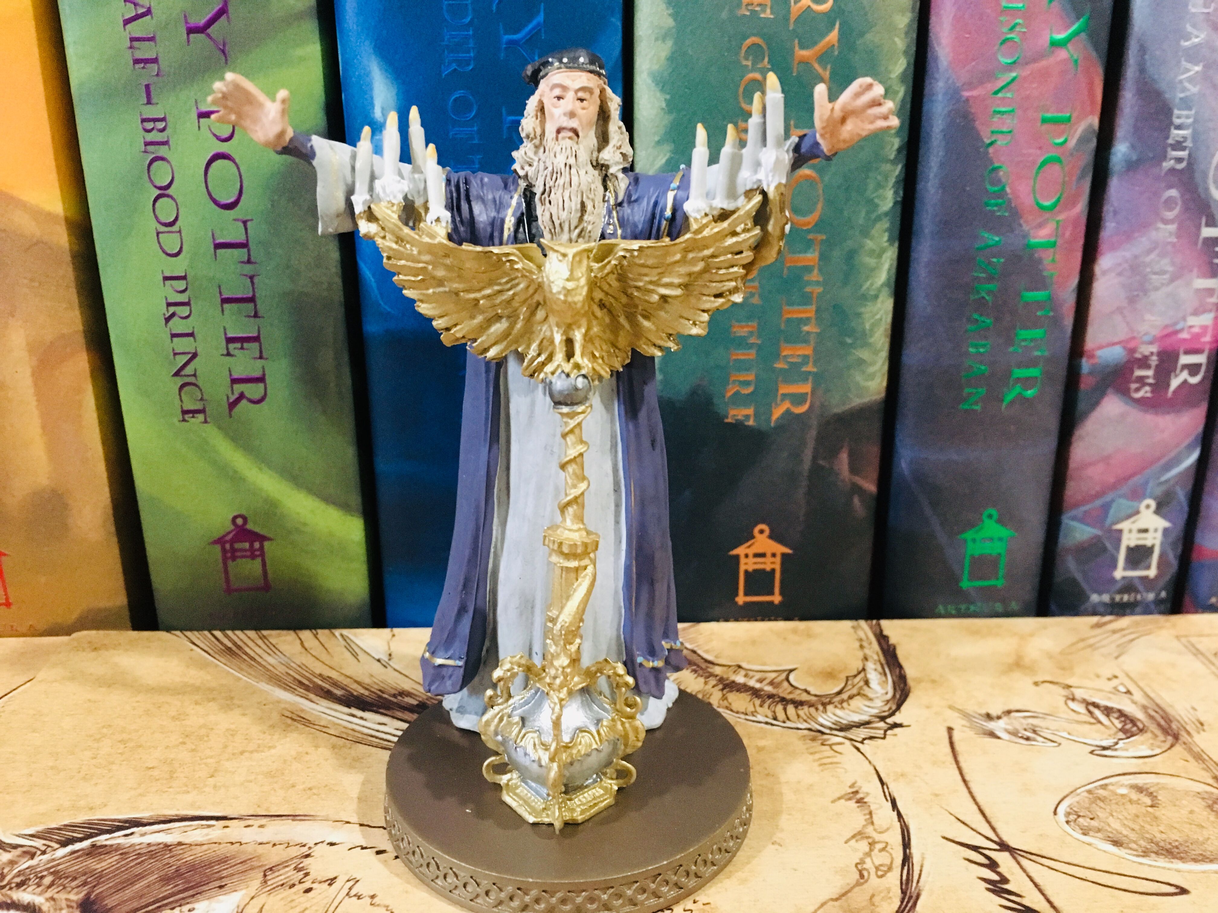One can note that the familiar characteristics of Dumbledore’s face have been captured perfectly by Eaglemoss artists.