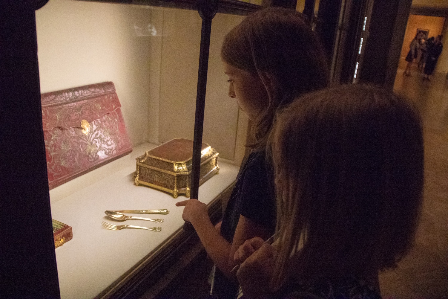 The Met “Harry Potter”-inspired tour “Griffins, Goblets and Gold” by fable & lark; Photo credit Janette Pellegrini