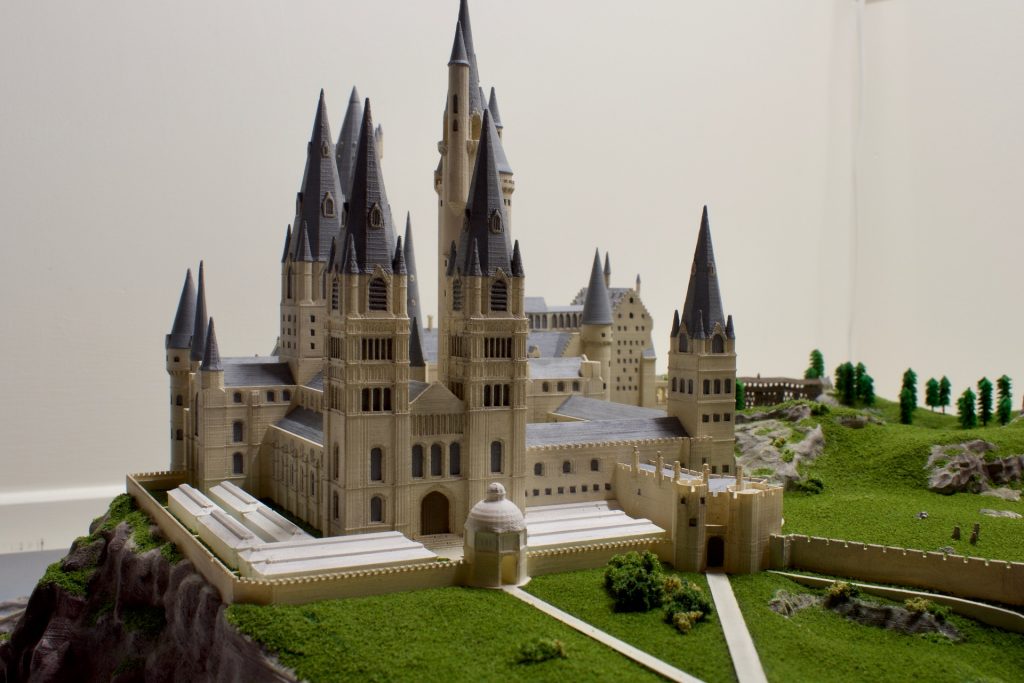 check-out-this-incredible-3d-printed-scale-model-of-hogwarts