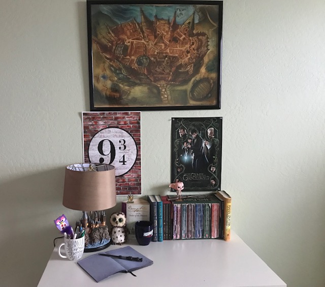 Harry Potter Hogwarts Lamp from The Bradford Exchange: pictured with other Harry Potter collectibles and books