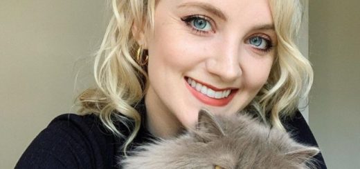 Evanna Lynch holding her cat