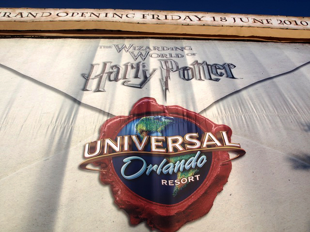 Details about   2010 Grand Opening Of The Wizarding World Of Harry Potter Universal Guidebook 