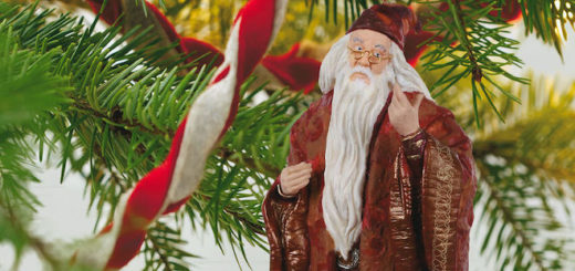 An ornament of Dumbledore from the Hallmark Storyteller Keepsake collection.