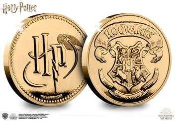 The Westminster Collection's Official Hogwarts Commemorative coin looks as if it came straight from Harry Potter's vault at Gringotts Wizarding Bank.