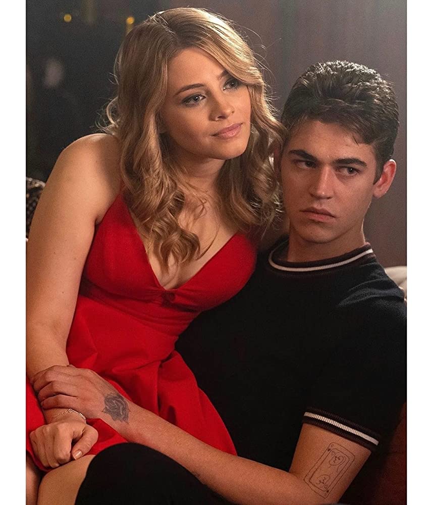 Hero Fiennes-Tiffin is still really moody despite having Josephine Langford on his lap in “After We Collided”. (Credit: Open Road Films)