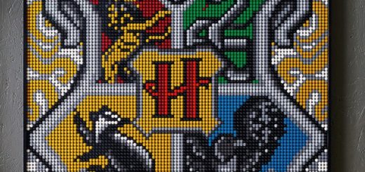 The completed Hogwarts LEGO Crest