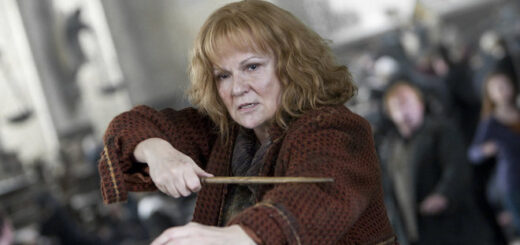 Molly Weasley duels Bellatrix.