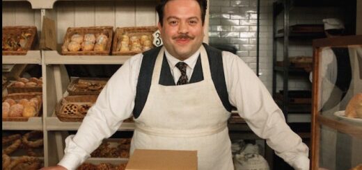 An image of Jacob Kowalski in his bakery from "Fantastic Beasts and Where to Find Them".