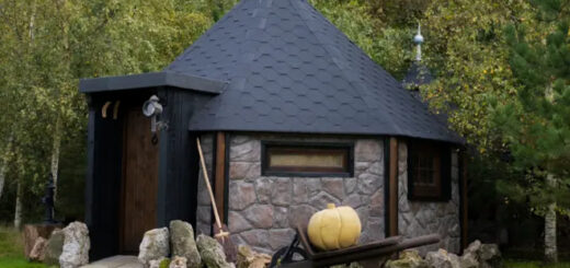 Hagridd's Hideaway is a guest home that resembles Hagrid's Hut in the "Harry Potter" films.