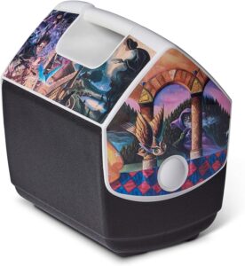 The Igloo Quart Limited Edition Portable Lunchbox Playmate Pal Cooler Ice Box in Harry Potter Literary is pictured as sold on Amazon.