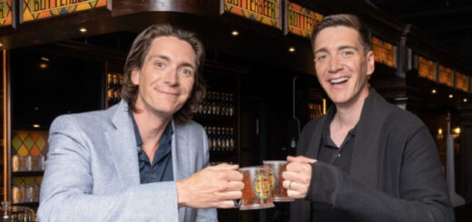 James and Oliver Phelps trying butterbeer at the "Harry Potter Photographic Exhibition"