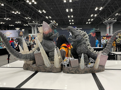 This Godzilla faceoff sculpture could be found at NYCC 2021.