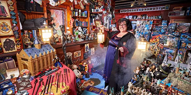 Woman has the world's largest 'Harry Potter' memorabilia