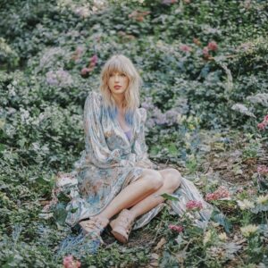 Lover Taylor Swift.